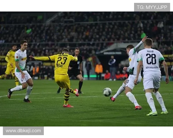 德甲高层伦茨重申联赛立场坚决拒绝举办任何形式海外赛事